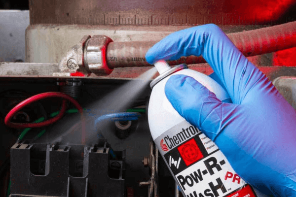 نگهداری منظم برای پیشگیری از خرابی کنتاکتور الزامی است.